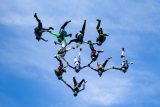 skydiving terminal velocity skydivers flying in a head down formation