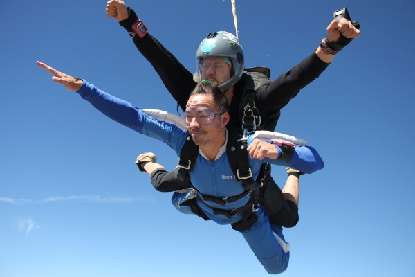 tandem skydiving