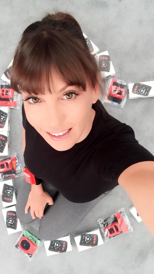 Roberta Mancino trakes a selfie