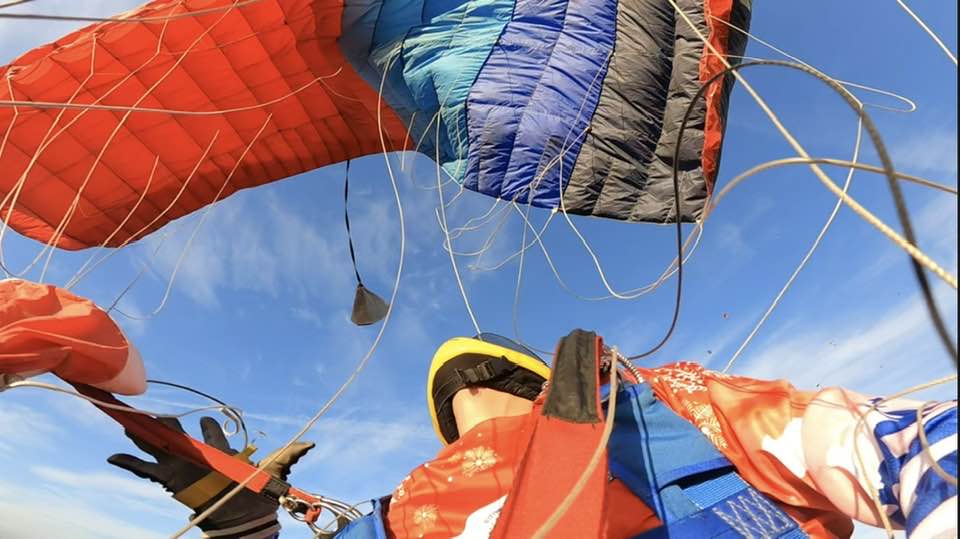 skydiver experiences malfunction under parachute